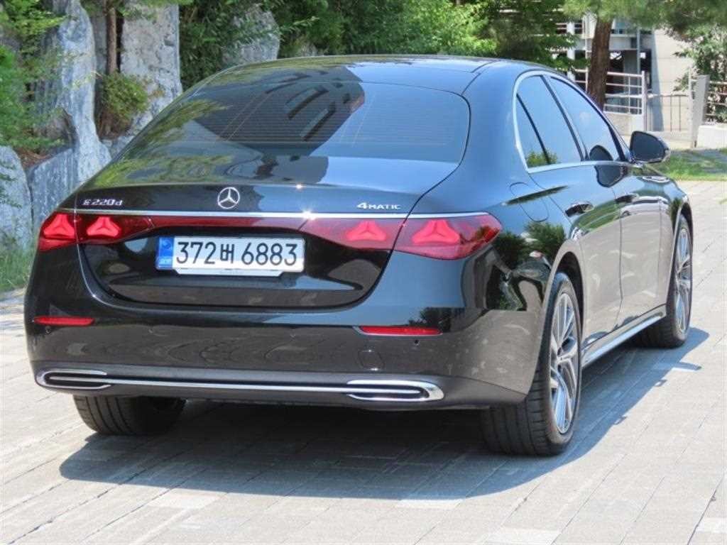 벤츠 E 클래스 E-클래스 W214 E220d 4MATIC 익스클루시브 이미지 3