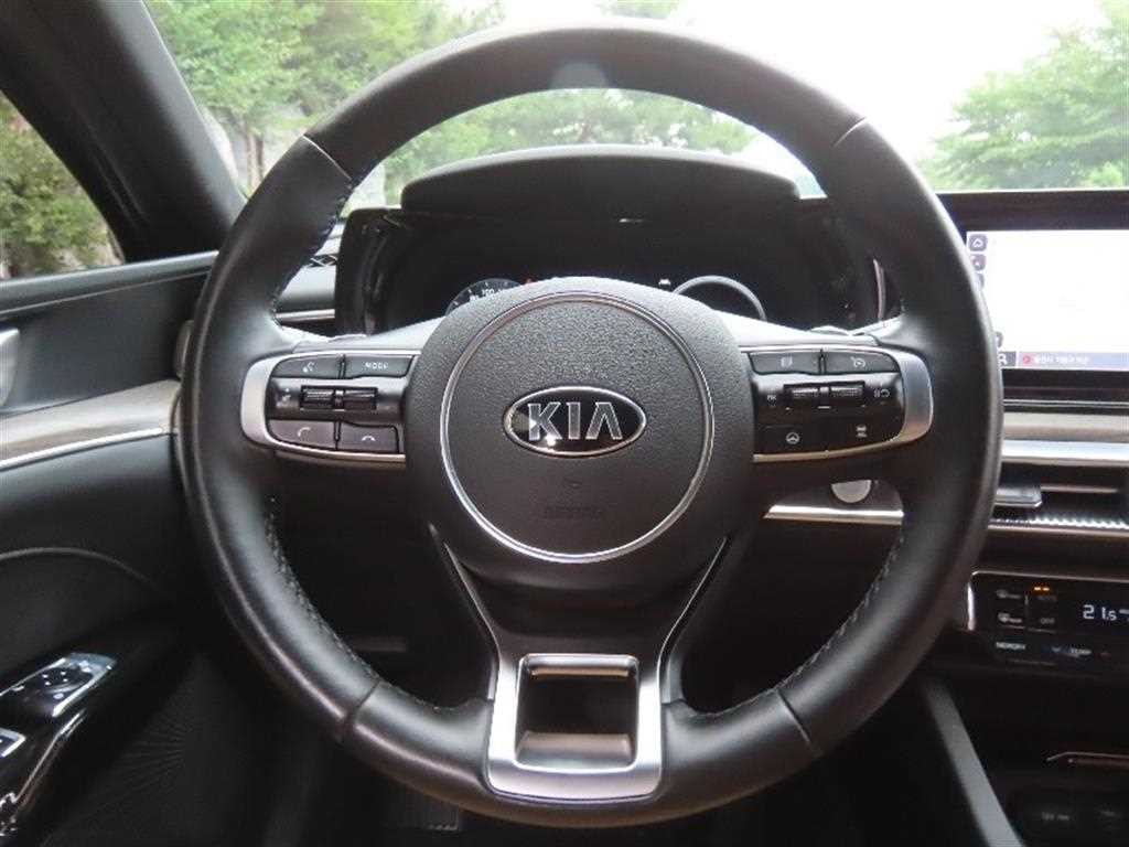 기아 K5 K5 3세대 2.0 노블레스 이미지 16