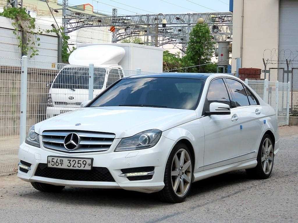 벤츠 C 클래스 C클래스 W204 C200 CGI 아방가르드 스타일패키지 이미지 2