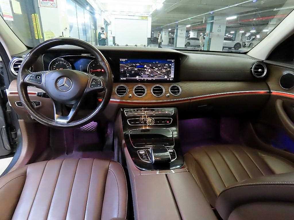 벤츠 E 클래스 E-클래스 W213 E220d 익스클루시브 이미지 10