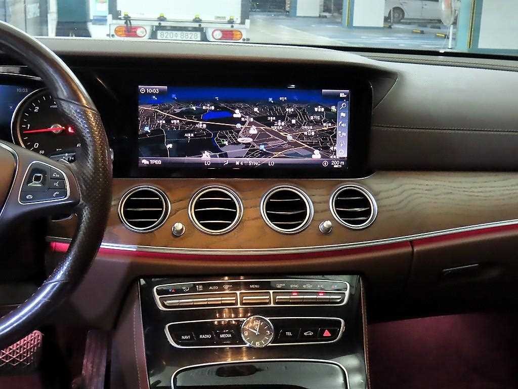 벤츠 E 클래스 E-클래스 W213 E220d 익스클루시브 이미지 11