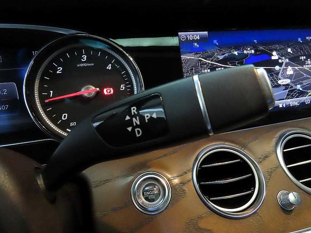 벤츠 E 클래스 E-클래스 W213 E220d 익스클루시브 이미지 12
