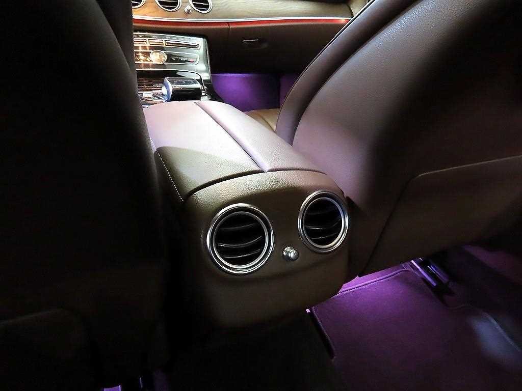 벤츠 E 클래스 E-클래스 W213 E220d 익스클루시브 이미지 15
