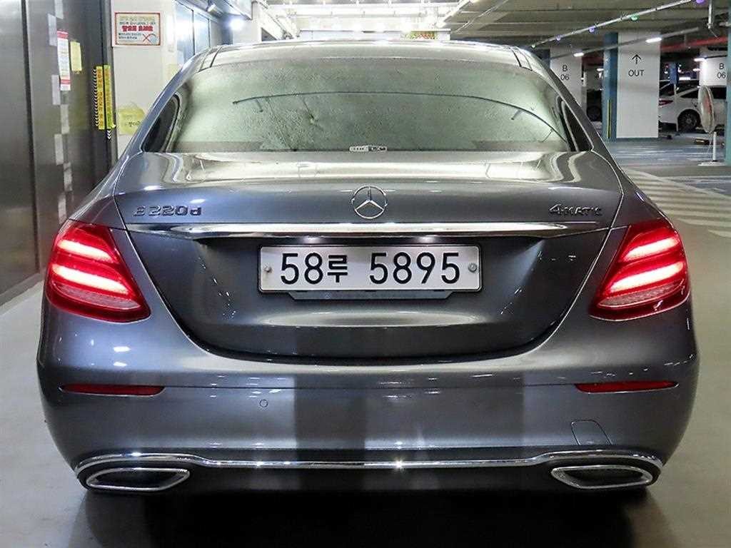 벤츠 E 클래스 E-클래스 W213 E220d 익스클루시브 이미지 5