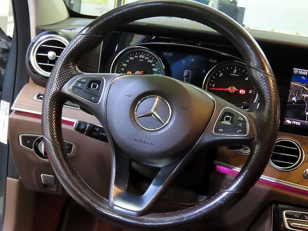 벤츠 E 클래스 E-클래스 W213 E220d 익스클루시브 이미지 8