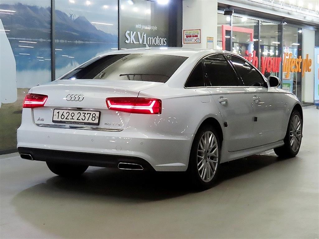 아우디 A6 뉴A6 40 TFSI 프리미엄 이미지 4