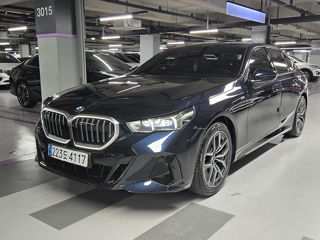BMW 5시리즈 5시리즈 (G60) 520i M 스포츠 이미지 2