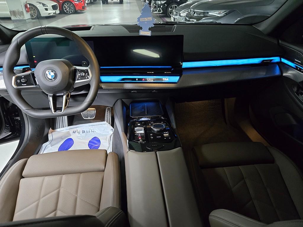 BMW 5시리즈 5시리즈 (G60) 520i M 스포츠 이미지 9