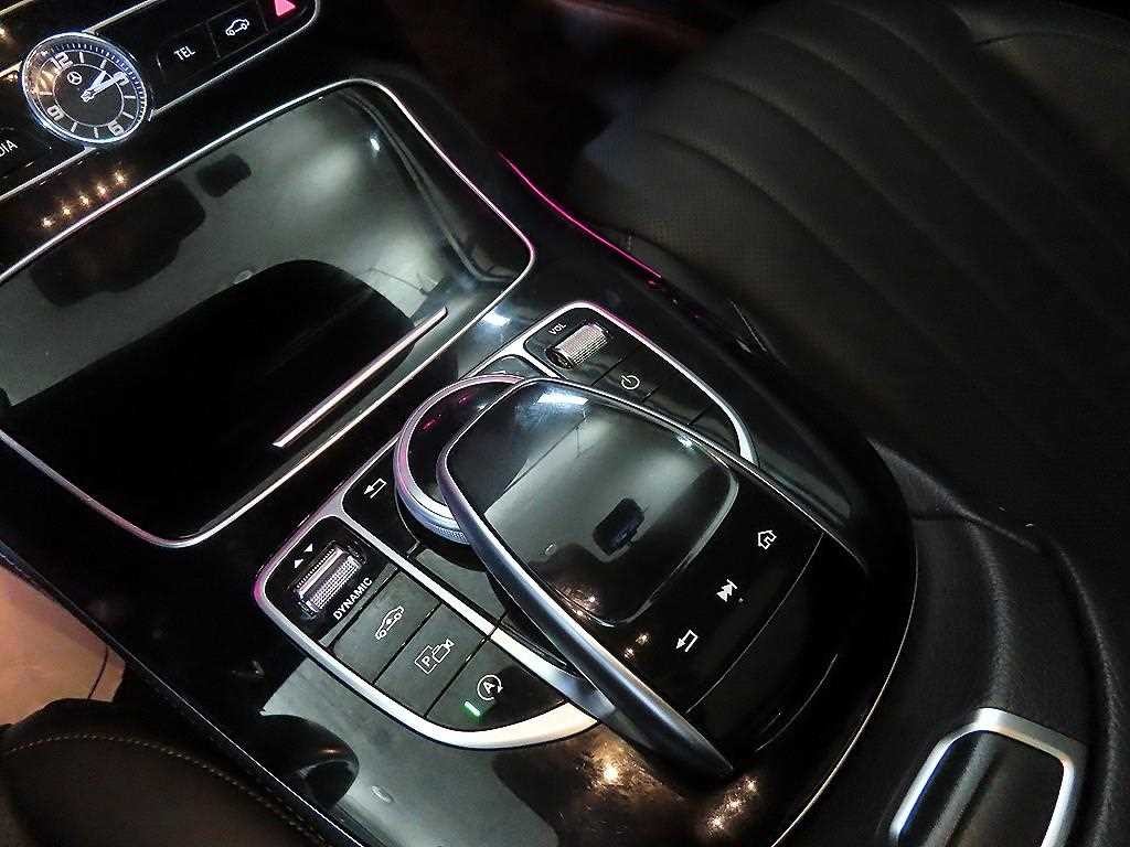 벤츠 E 클래스 E-클래스 W213 E450 4MATIC 익스클루시브 이미지 12