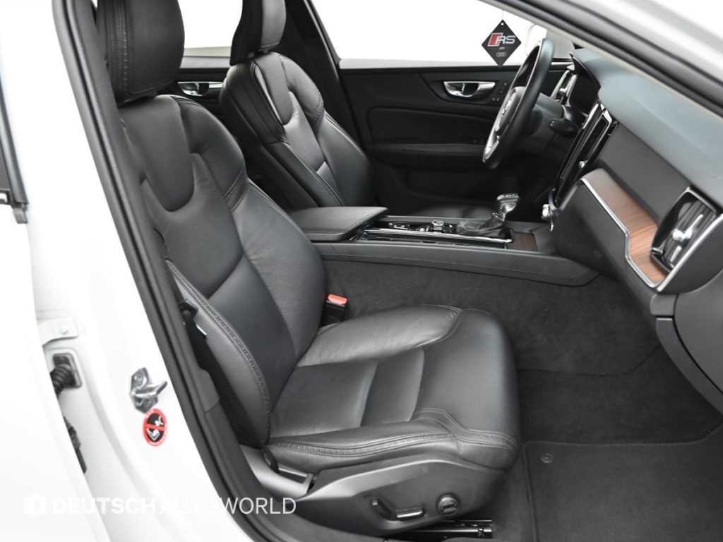 볼보 V60 V60 크로스 컨트리 2세대 2.0 T5 AWD 이미지 10