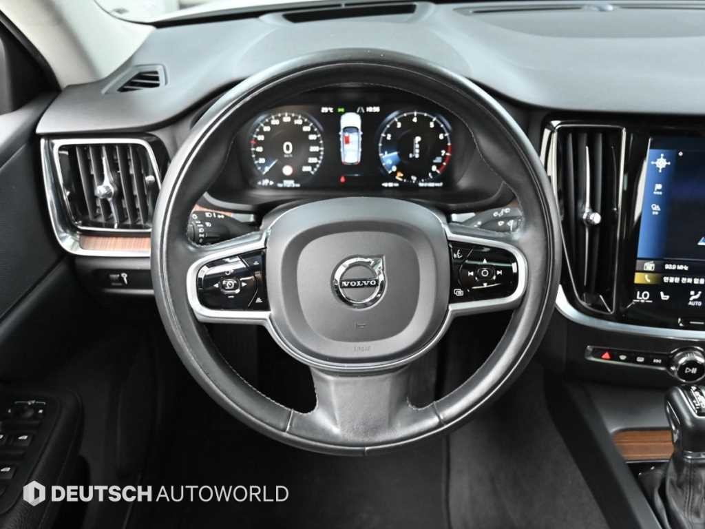 볼보 V60 V60 크로스 컨트리 2세대 2.0 T5 AWD 이미지 13