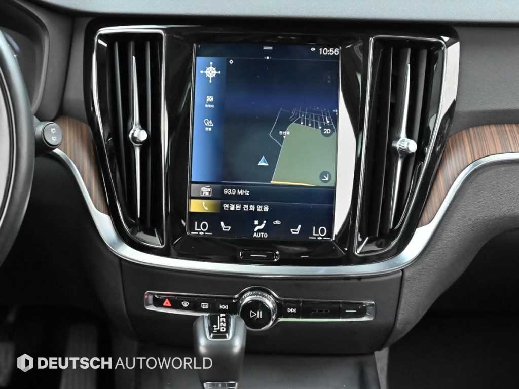 볼보 V60 V60 크로스 컨트리 2세대 2.0 T5 AWD 이미지 14