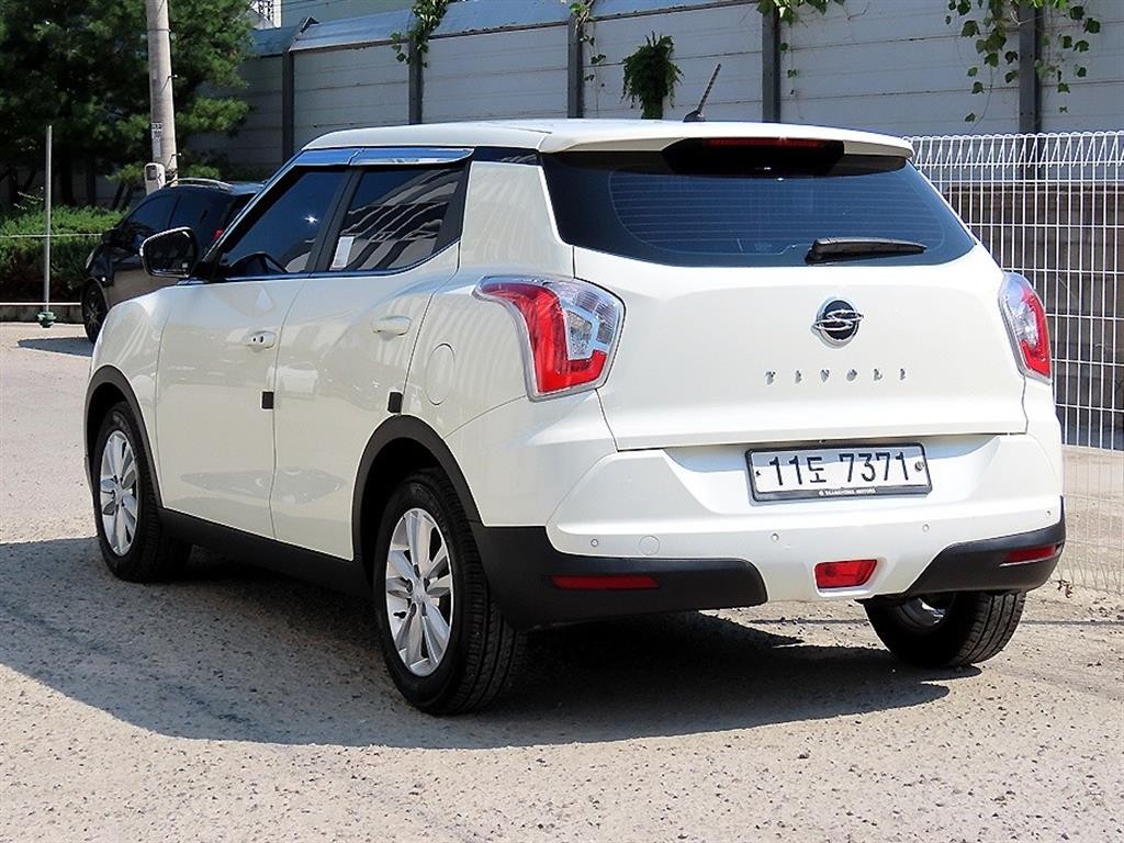 KG모빌리티(쌍용) 티볼리 가솔린 2WD 1.6 VX 이미지 3