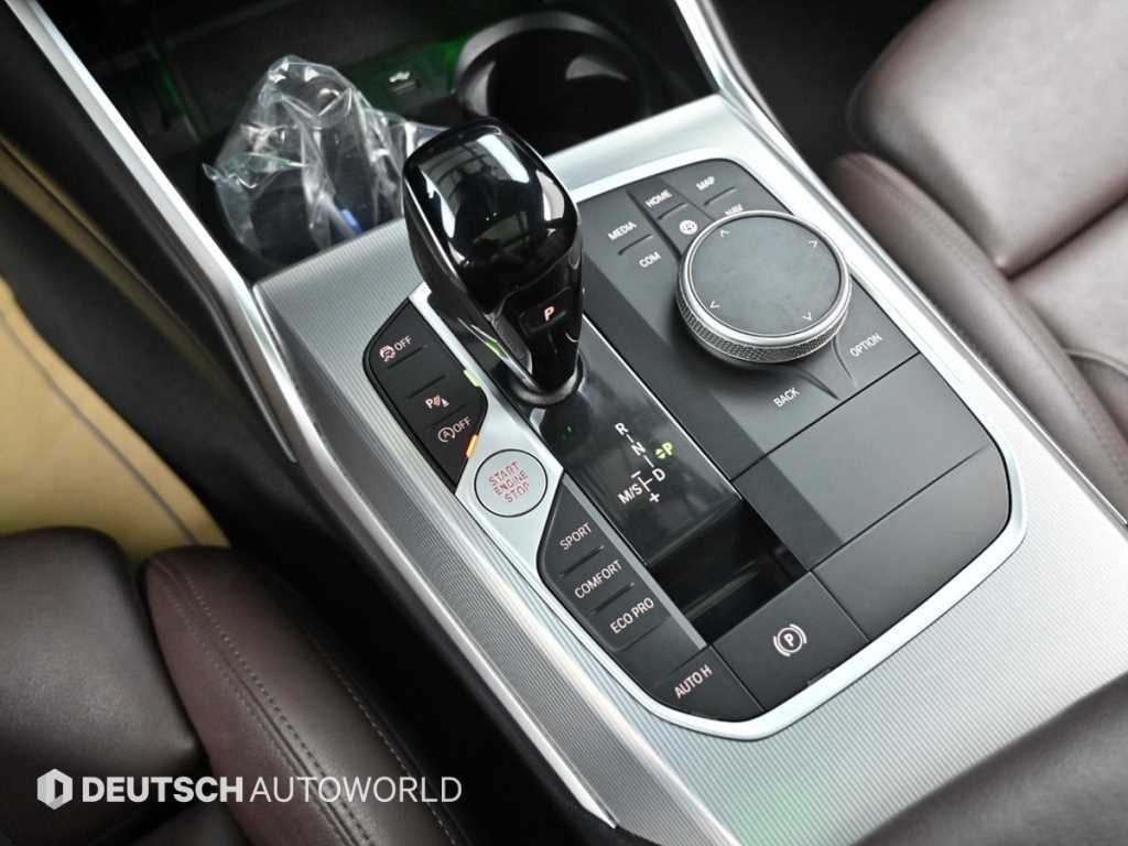 BMW 3시리즈 3시리즈 (G20) 320i 투어링 M 스포츠 이미지 9