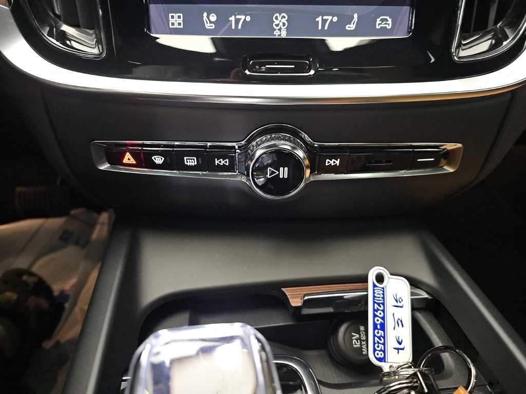 볼보 V60 V60 크로스 컨트리 2세대 2.0 B5 AWD 이미지 10