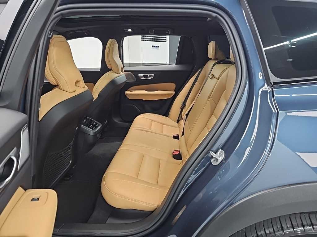 볼보 V60 V60 크로스 컨트리 2세대 2.0 B5 AWD 이미지 12