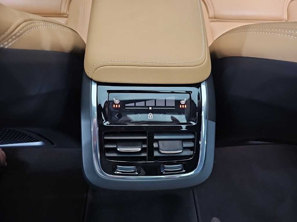 볼보 V60 V60 크로스 컨트리 2세대 2.0 B5 AWD 이미지 13