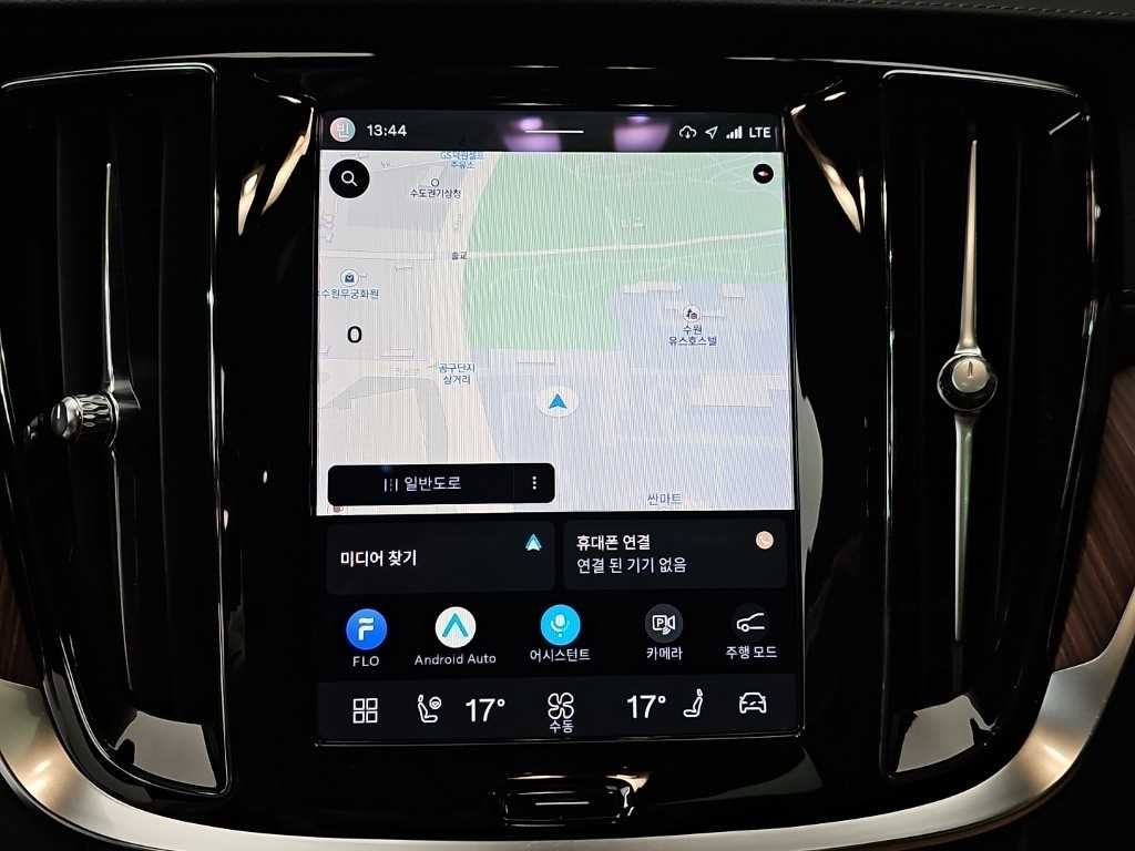 볼보 V60 V60 크로스 컨트리 2세대 2.0 B5 AWD 이미지 15