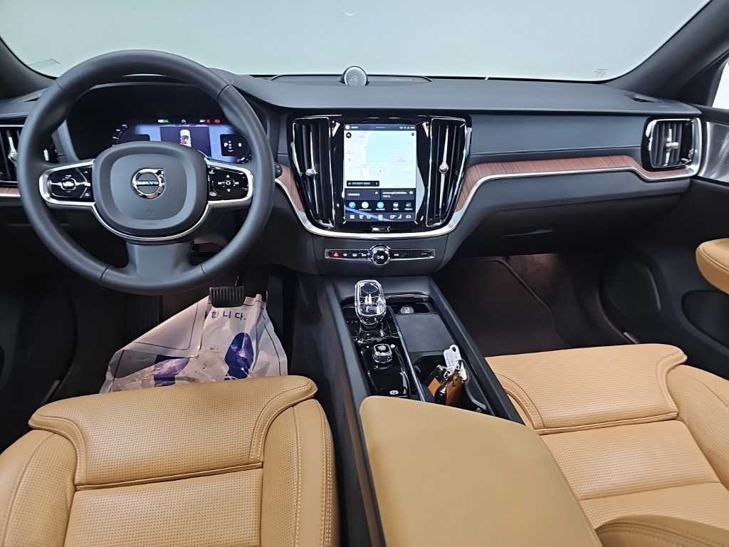 볼보 V60 V60 크로스 컨트리 2세대 2.0 B5 AWD 이미지 7