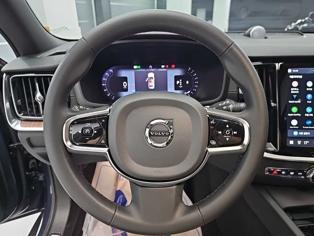 볼보 V60 V60 크로스 컨트리 2세대 2.0 B5 AWD 이미지 9