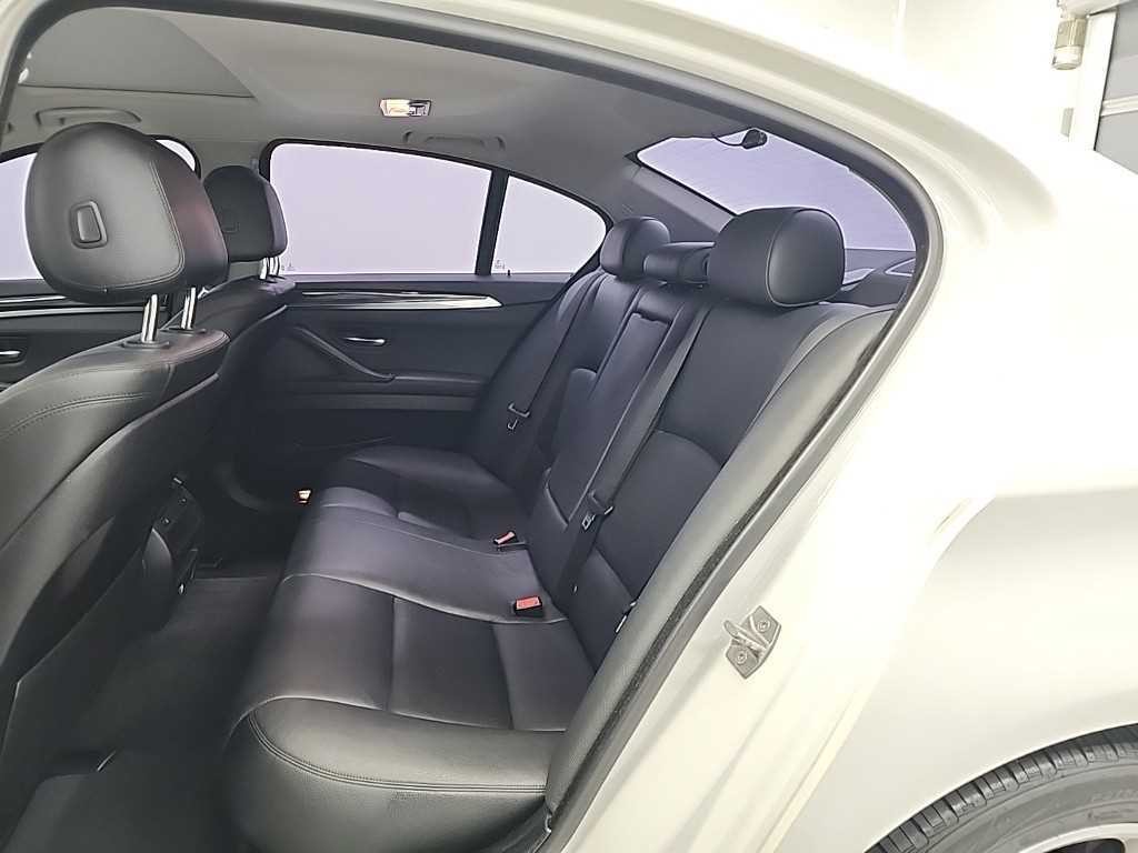 BMW 5시리즈 5시리즈 (F10) 528i xDrive M 에어로 다이나믹 이미지 12
