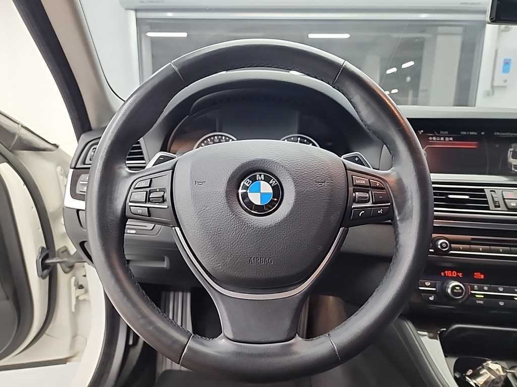 BMW 5시리즈 5시리즈 (F10) 528i xDrive M 에어로 다이나믹 이미지 9