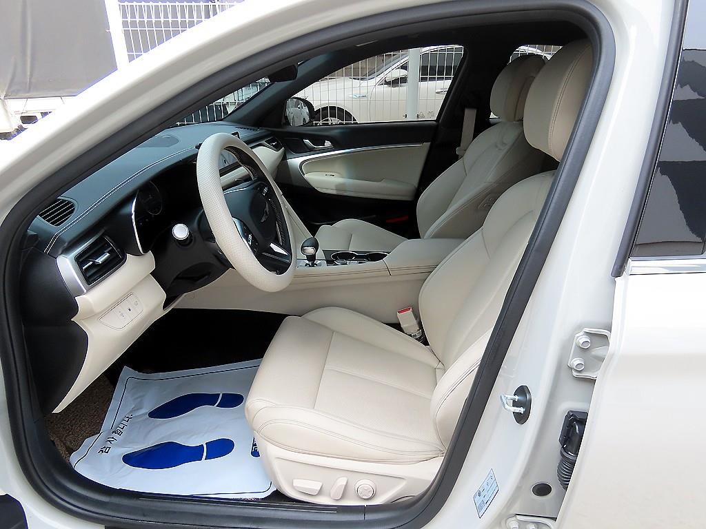 제네시스 G70 더 뉴 G70 가솔린 2.5T 4WD 이미지 5