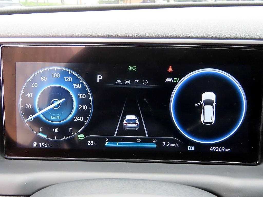 현대 투싼 투싼 하이브리드(NX4) 2WD 인스퍼레이션 이미지 9