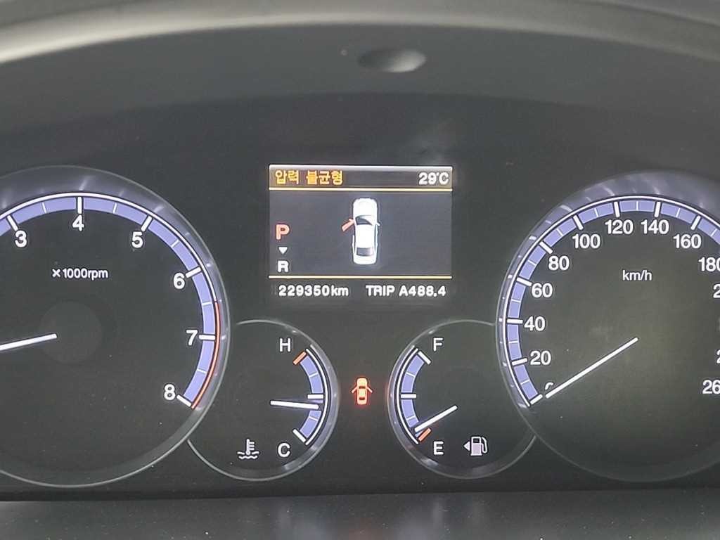 KG모빌리티(쌍용) 체어맨 뉴체어맨W 가솔린 4WD CW700 4TRONIC 프레스티지 이미지 6