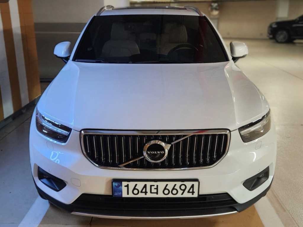 볼보 XC40 B4 AWD 인스크립션 이미지 1