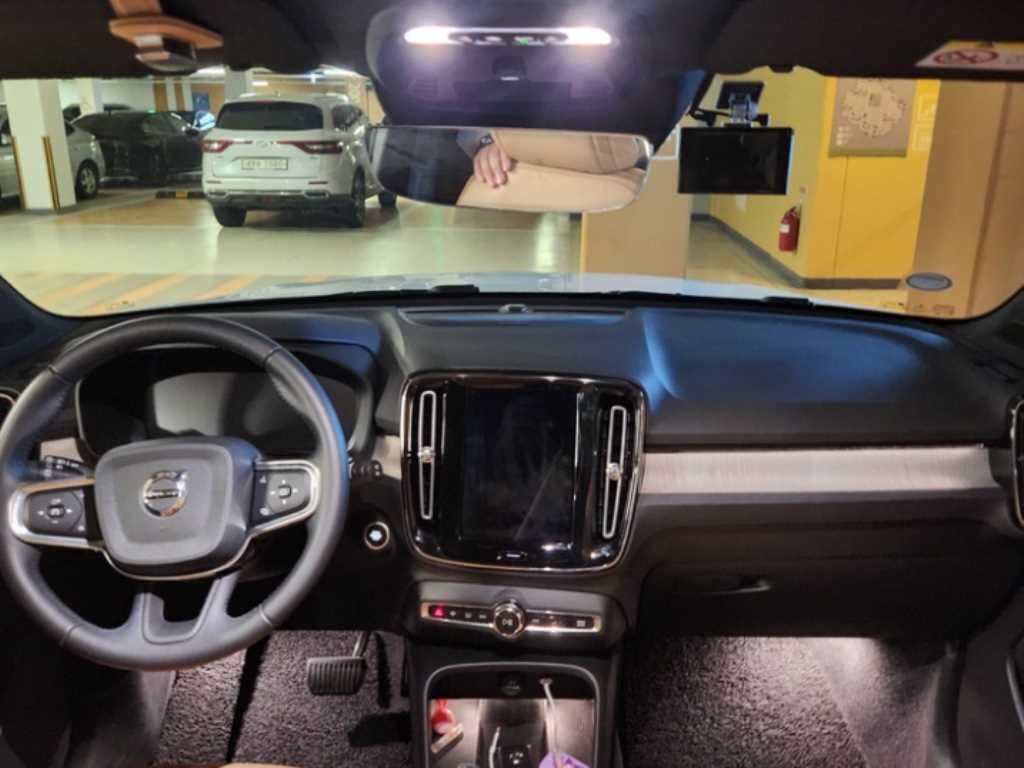 볼보 XC40 B4 AWD 인스크립션 이미지 7