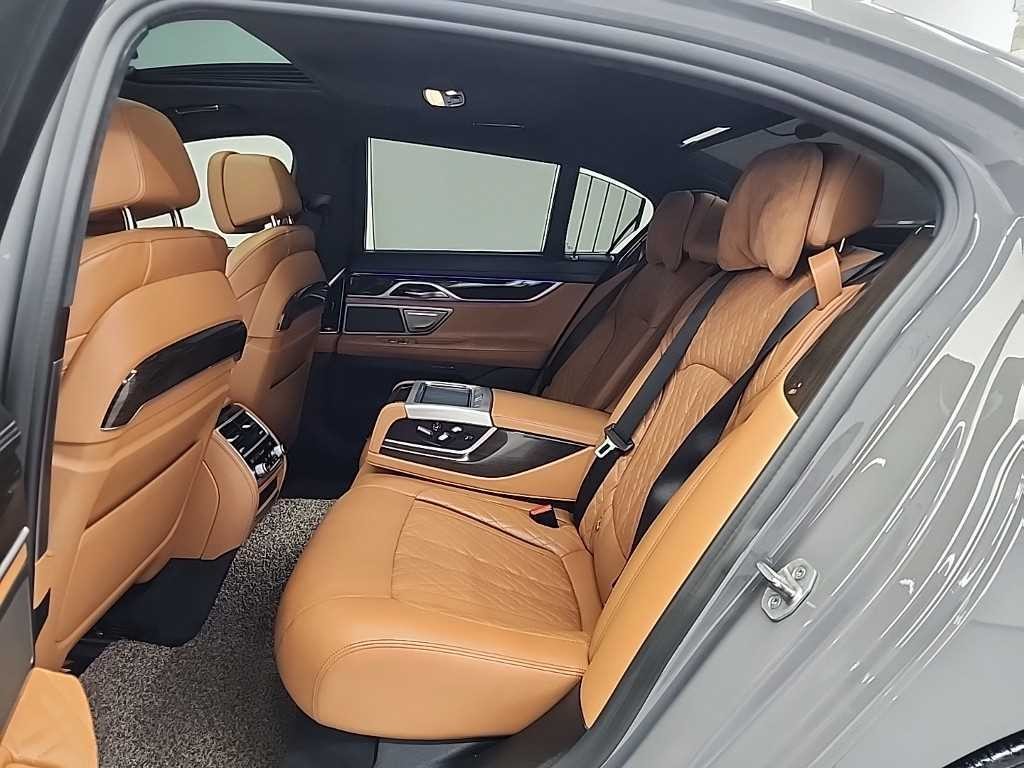 BMW 7시리즈 7시리즈 (G11) 730d xDrive M 스포츠 이미지 12