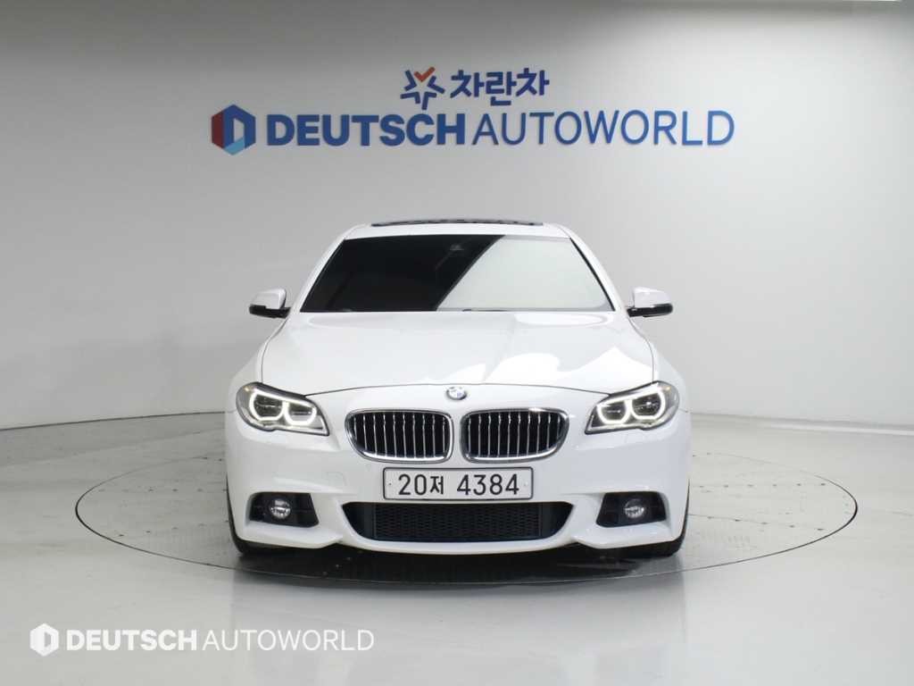 BMW 5시리즈 5시리즈 (F10) 520d M 에어로다이나믹 이미지 3