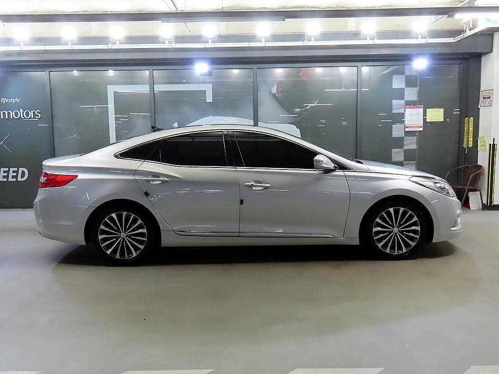 현대 그랜저 그랜저 HG HG240 MODERN 이미지 3