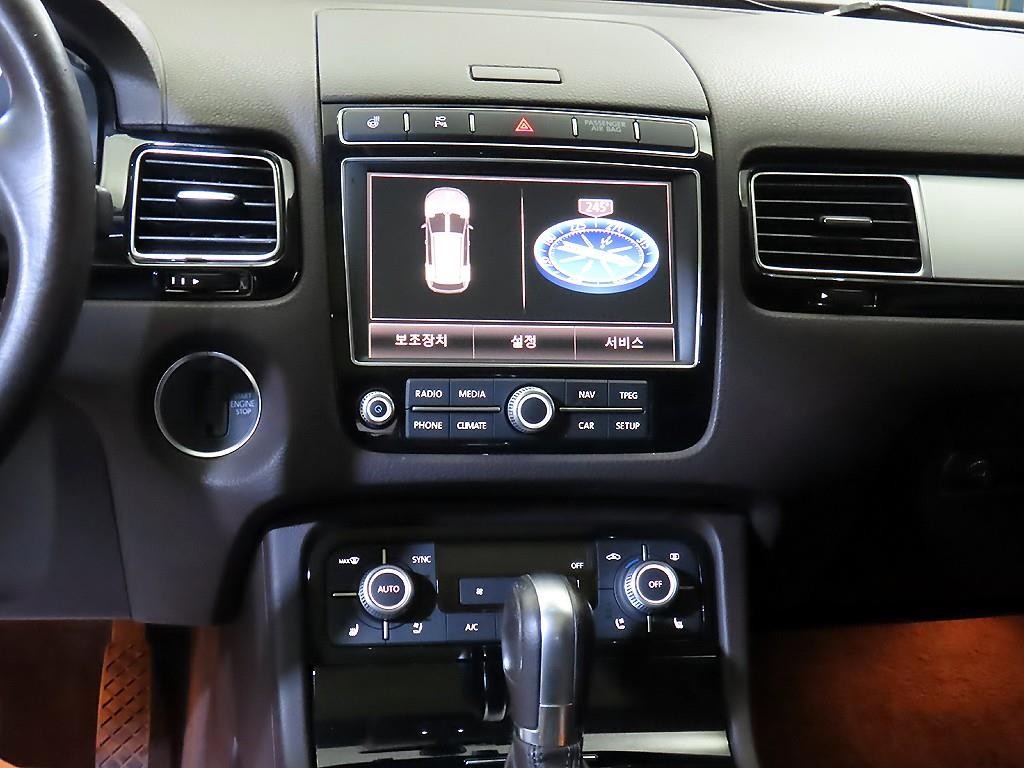 폭스바겐 투아렉 뉴 투아렉 V6 3.0 TDI 블루모션 프리미엄 이미지 11