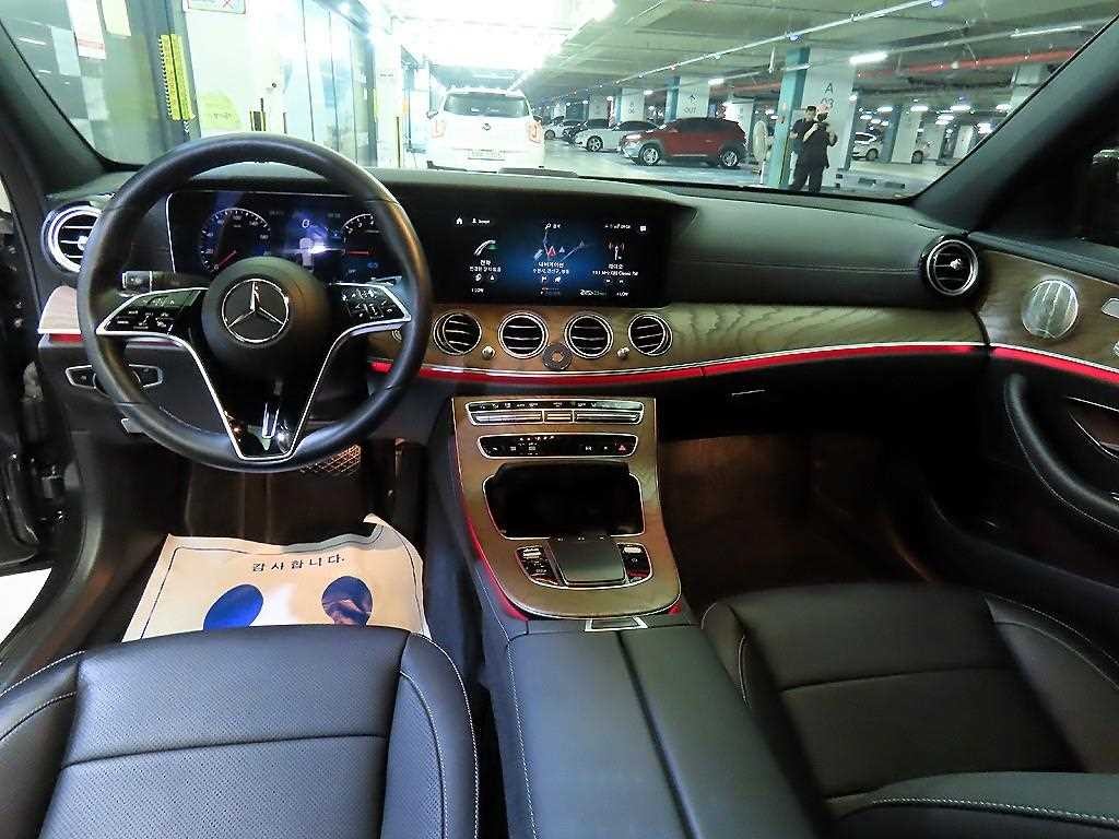 벤츠 E 클래스 E-클래스 W213 E300e 4MATIC 익스클루시브 이미지 10