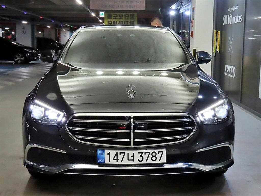 벤츠 E 클래스 E-클래스 W213 E300e 4MATIC 익스클루시브 이미지 2