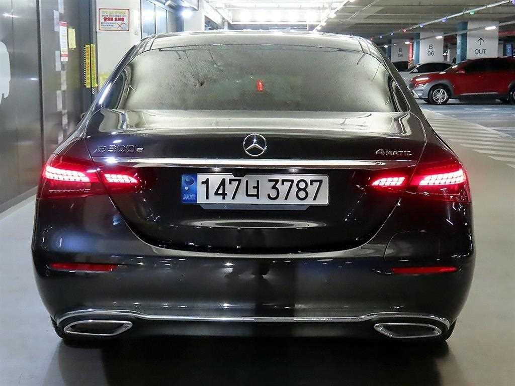 벤츠 E 클래스 E-클래스 W213 E300e 4MATIC 익스클루시브 이미지 5
