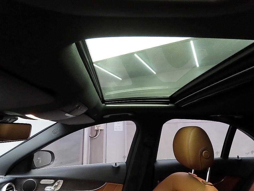 벤츠 C 클래스 C클래스 W205 C220 d 4MATIC 이미지 18