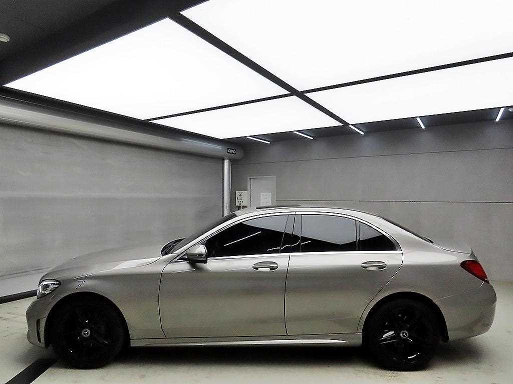 벤츠 C 클래스 C클래스 W205 C220 d 4MATIC 이미지 4