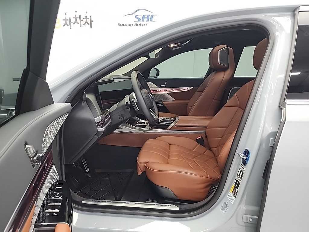 BMW i7 BMW i7 xDrive 60 M 스포츠 이그제큐티브 팩 이미지 11
