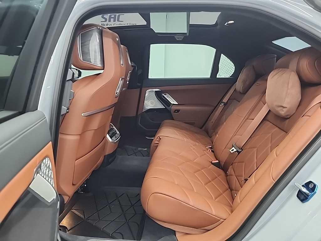 BMW i7 BMW i7 xDrive 60 M 스포츠 이그제큐티브 팩 이미지 12