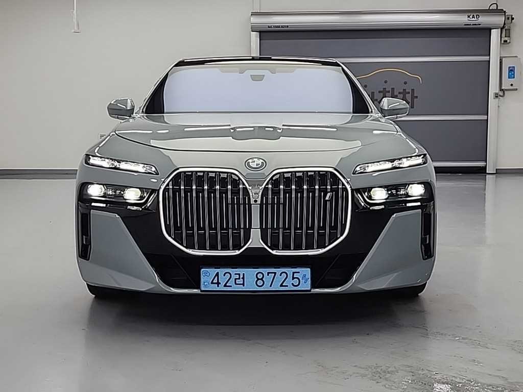 BMW i7 BMW i7 xDrive 60 M 스포츠 이그제큐티브 팩 이미지 2