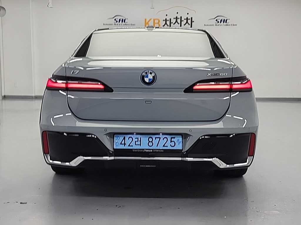 BMW i7 BMW i7 xDrive 60 M 스포츠 이그제큐티브 팩 이미지 3