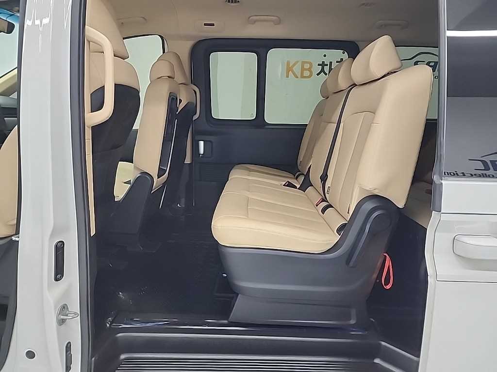 현대 스타리아 4WD 디젤 투어러 모던 9인승 이미지 12