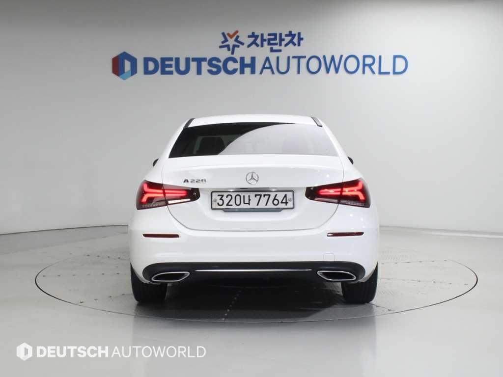벤츠 A 클래스 A클래스 W177 A220 세단 이미지 4