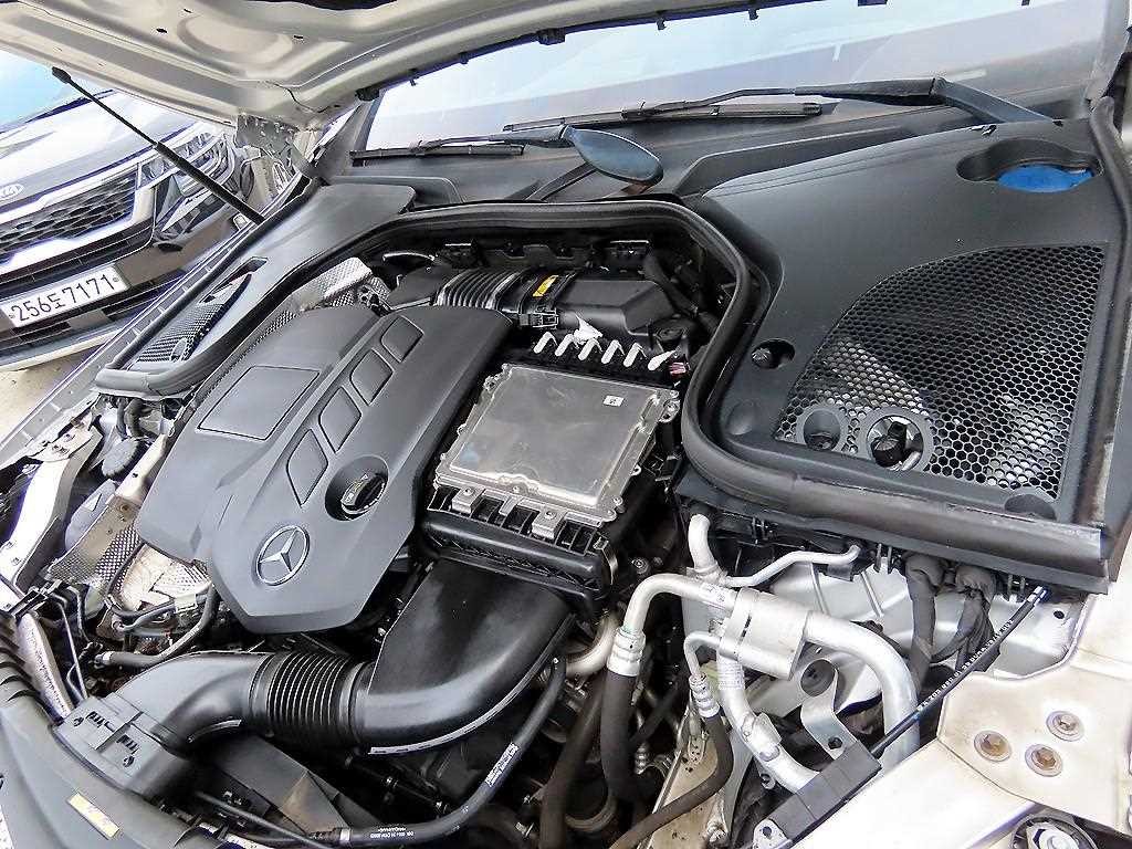 벤츠 E 클래스 E-클래스 W213 E220d 카브리올레 이미지 19