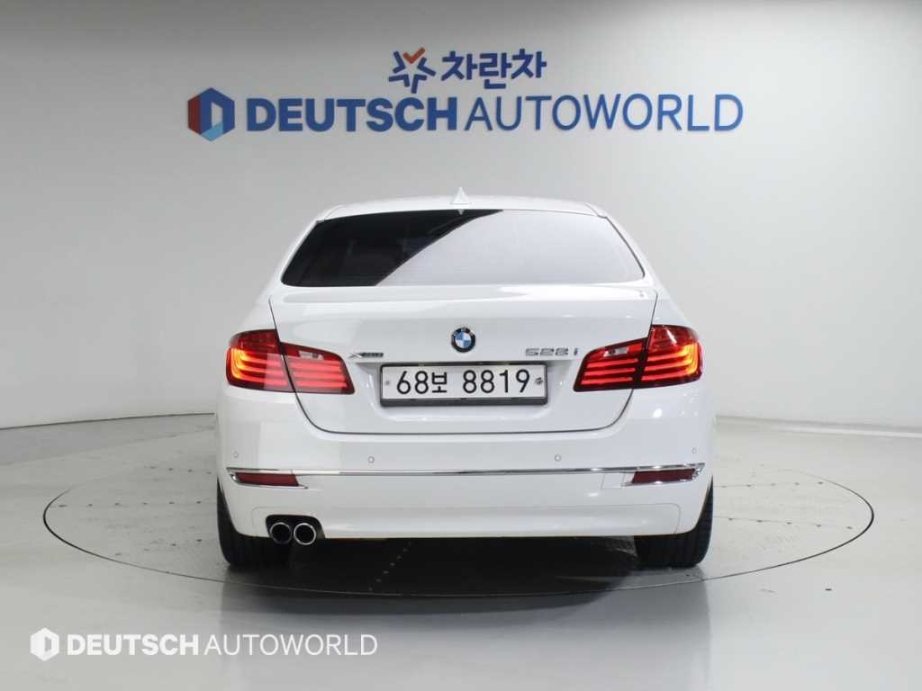BMW 5시리즈 5시리즈 (F10) 528i xDrive 럭셔리 이미지 4