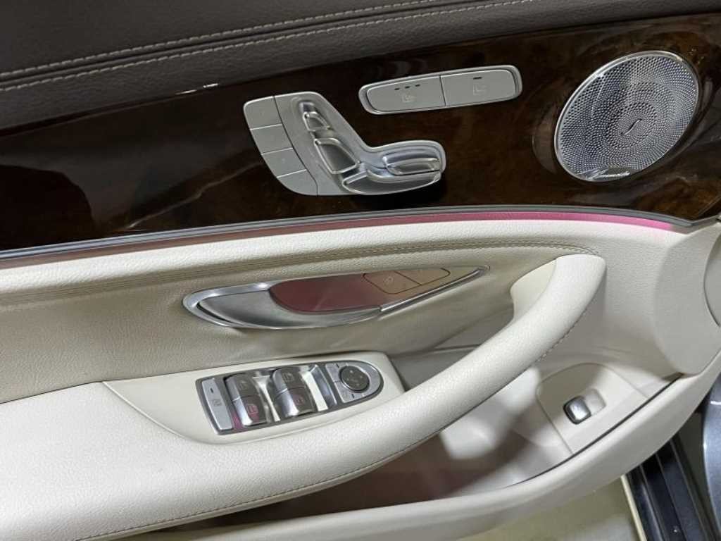 벤츠 E 클래스 E-클래스 W213 E300 4MATIC 익스클루시브 이미지 12
