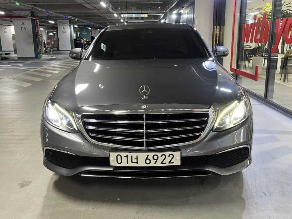 벤츠 E 클래스 E-클래스 W213 E300 4MATIC 익스클루시브 이미지 2